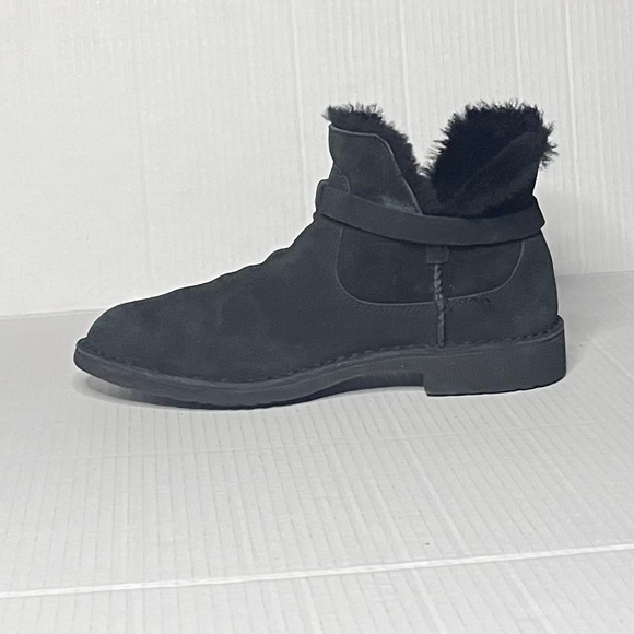 UGG Elisa Boots - Picture 6 of 12